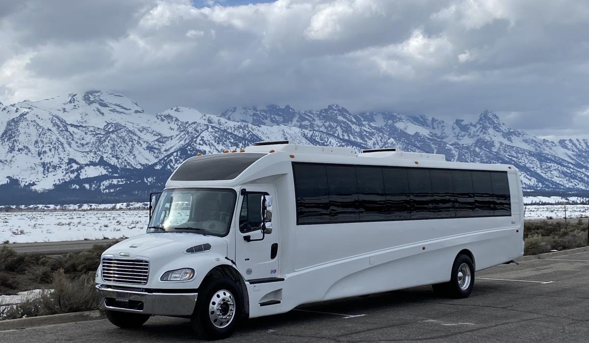 Freightliner Grech GM40 taxi & car service, airport transportation in Jackson Hole